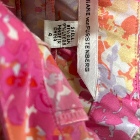 Sexy DVF Floral Cocktail Dress - Picture 3 of 4